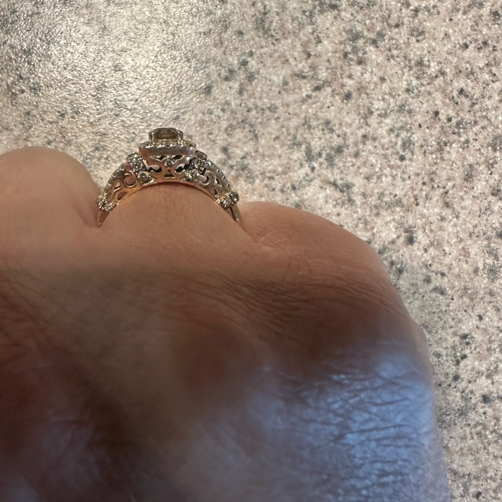 Levian ring size 7.